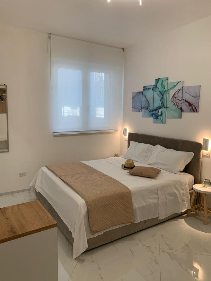 Nautilus Room&Apartment Поліньяно-а-Маре Екстер'єр фото